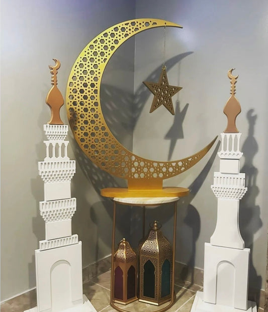 3ft Woodcut Crescent Moon Gold